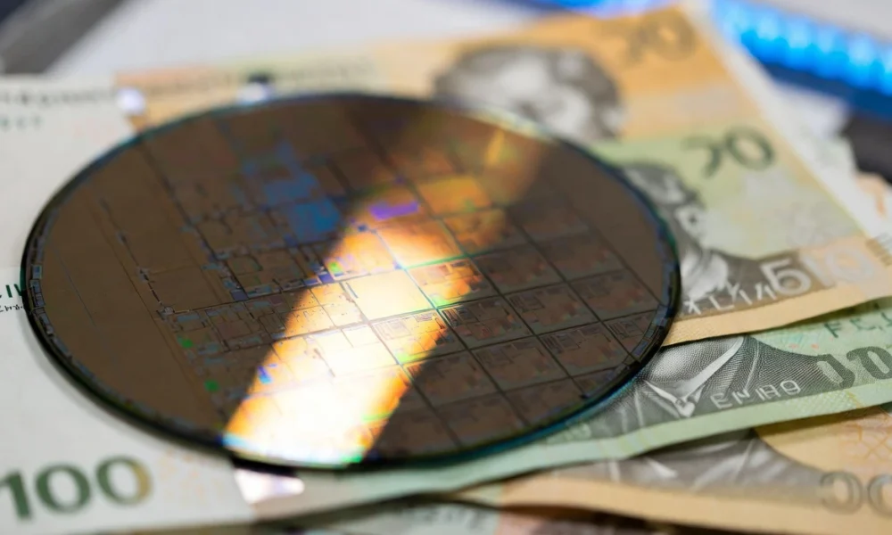 Samsung 600 million won bonus raises Korea inequality questions.