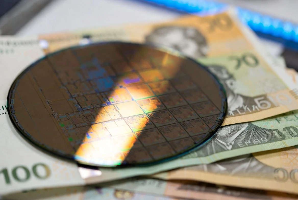 Samsung 600 million won bonus raises Korea inequality questions.