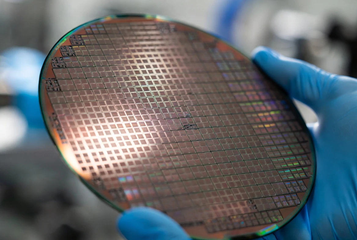 Samsung Foundry 2nm chip design alliances with Synopsys and Cadence explained for investors.