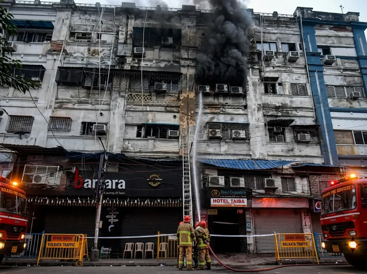 Kolkata Hotel Shikhali fire Mirza Ghalib Street smoke deaths