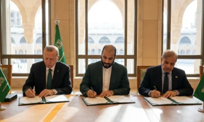 Mecca Pact Saudi Turkey Pakistan leaders signing defence deal