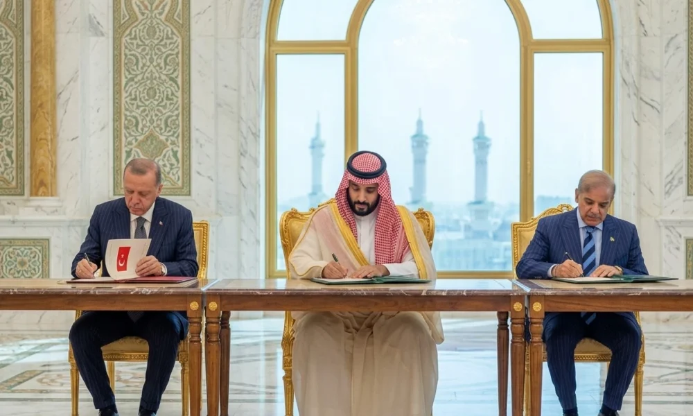 Saudi Pakistan Turkiye leaders sign Mecca joint defence agreement