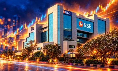 Sensex rebound 1109 points HCL Tech IT rally